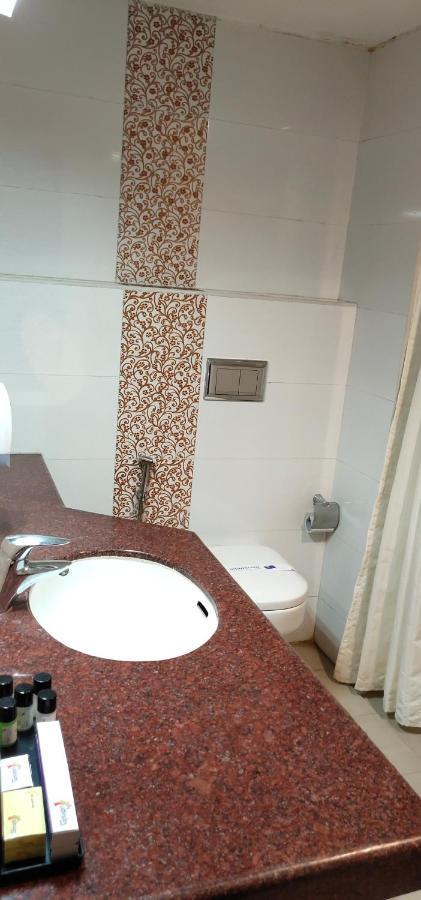 Hotel Saptagiri Χιντεραμπάντ Εξωτερικό φωτογραφία