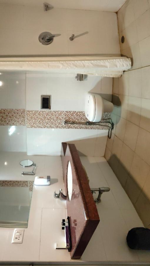 Hotel Saptagiri Χιντεραμπάντ Εξωτερικό φωτογραφία