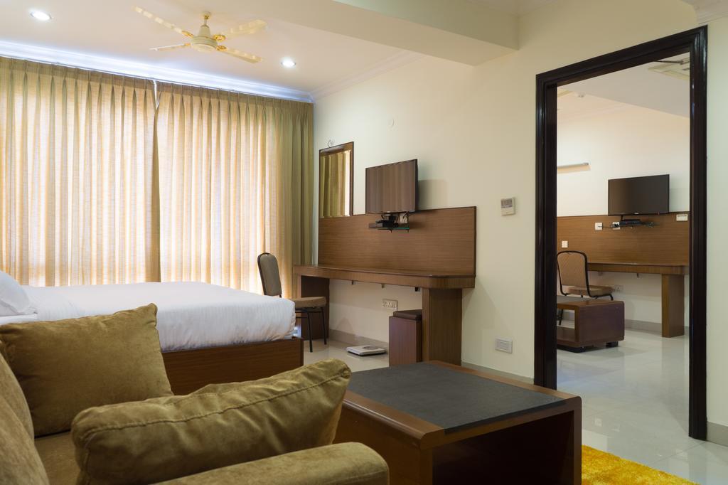 Hotel Saptagiri Χιντεραμπάντ Εξωτερικό φωτογραφία