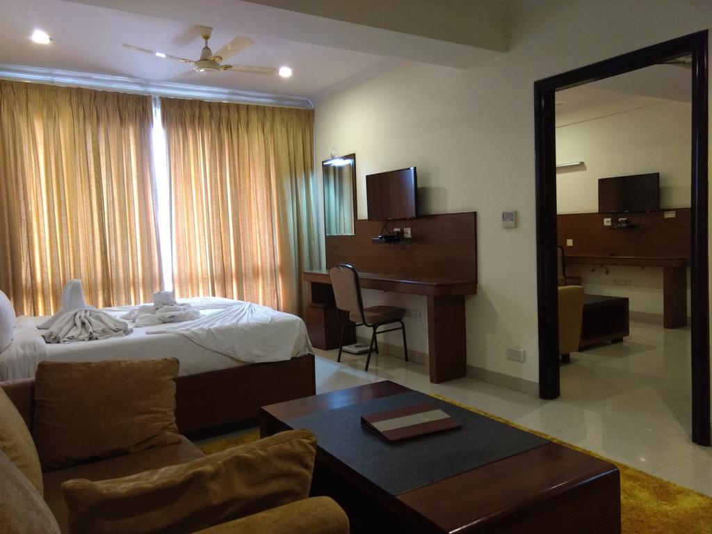 Hotel Saptagiri Χιντεραμπάντ Εξωτερικό φωτογραφία